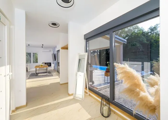 Silence By Istrialux *