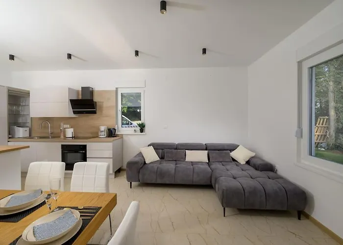 Silence By Istrialux Vila *