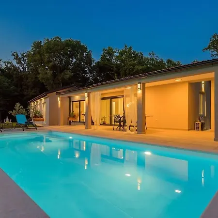 Silence By Istrialux *