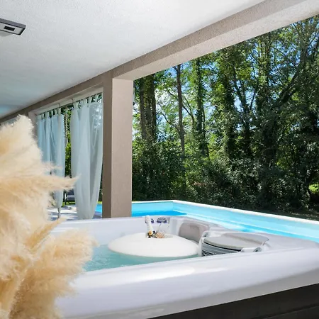 Silence By Istrialux * Pazin